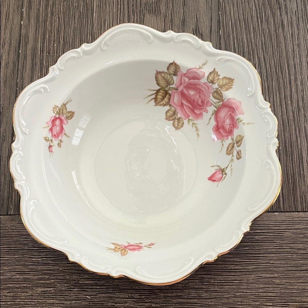 Vintage-Inspired Porcelain Bowl with Pink Roses Vintage